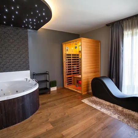 Aparthotel And Dream Elmenyvilla 4*