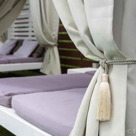 Aparthotel And Dream Elmenyvilla 4*