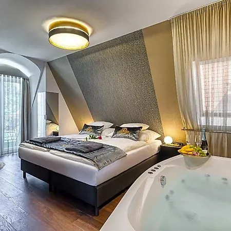 Aparthotel And Dream Elmenyvilla 4*