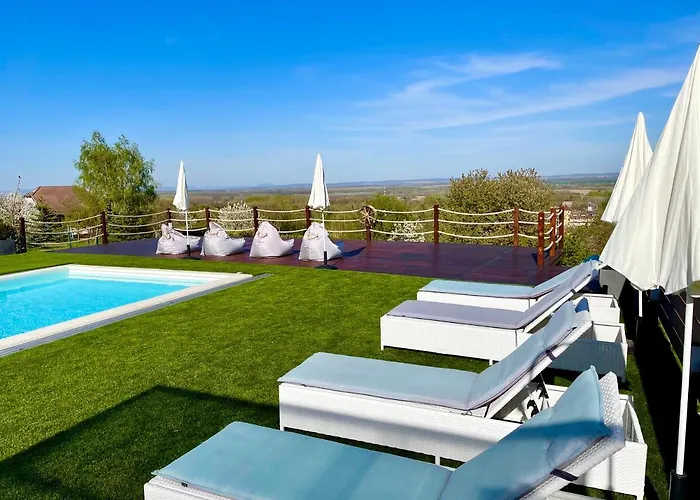 And Dream Elmenyvilla